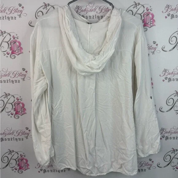 Kar-ma sweater rhinestone details Italy White Hooded Top with Heart Accents - Picture 2 of 13